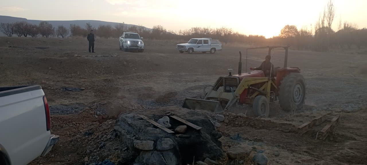 عملیات شبانه پرکردن چاه غیرمجاز در سمیرم اصفهان