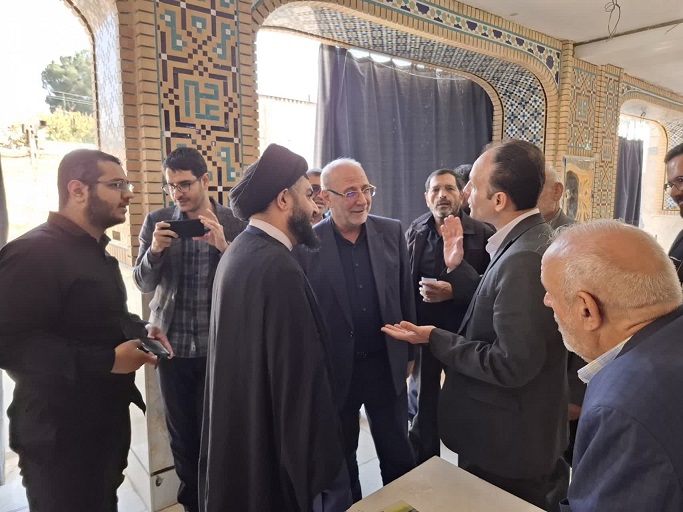 برپایی میز خدمت اداره منابع آب شهرستان برخوار در نماز جمعه شهر دولت‌آباد